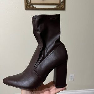 Forever 21: Gorgeous Mocha brown ankle bootie heels